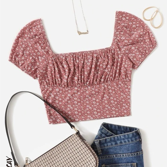 Dusty Pink Floral Scoop Neck Cropped Tee - Picture 2 of 4